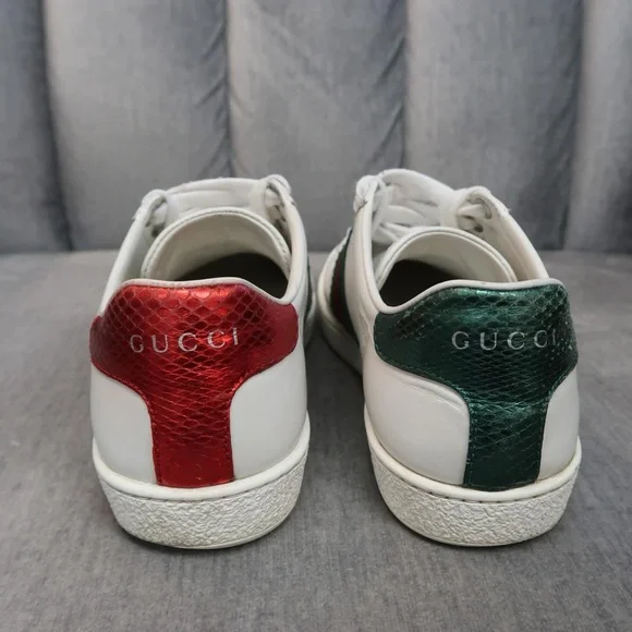 ❌SOLD❌White Sneakers with Green and Red Stripe (34) - Picture 5 of 7